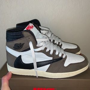 Authentic Travis Scott Retro 1s Comes With Og Box